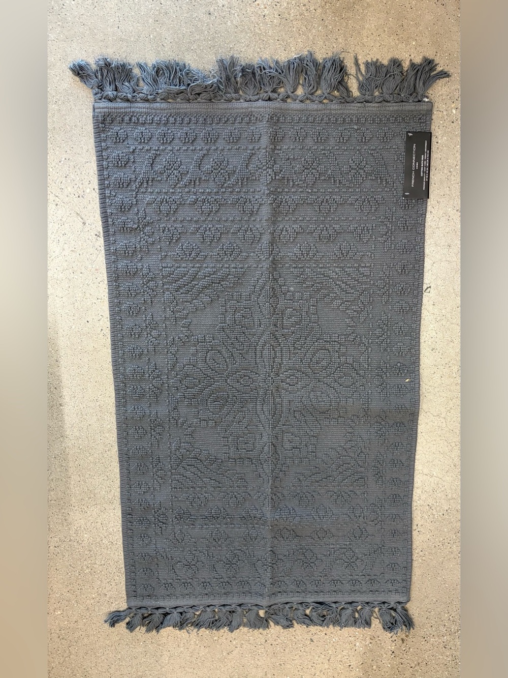 Textured Fringe Bath Mat - Grey